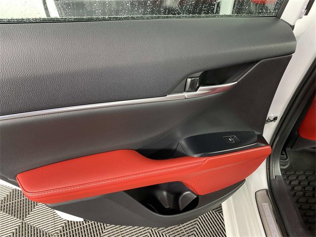 Used 2020 Toyota Camry XSE image 28