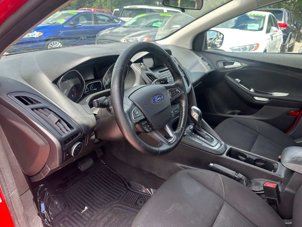 Used 2016 Ford Focus SE w/ SE Cold Weather Package FWD image 7