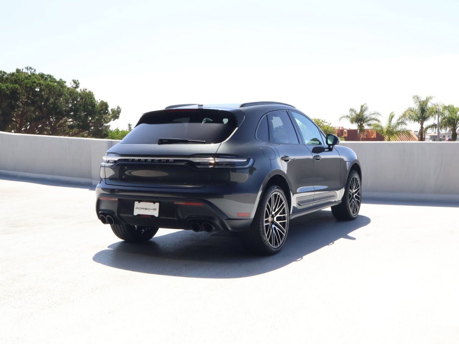 Certified 2026 Porsche Macan AWD/4WD image 9