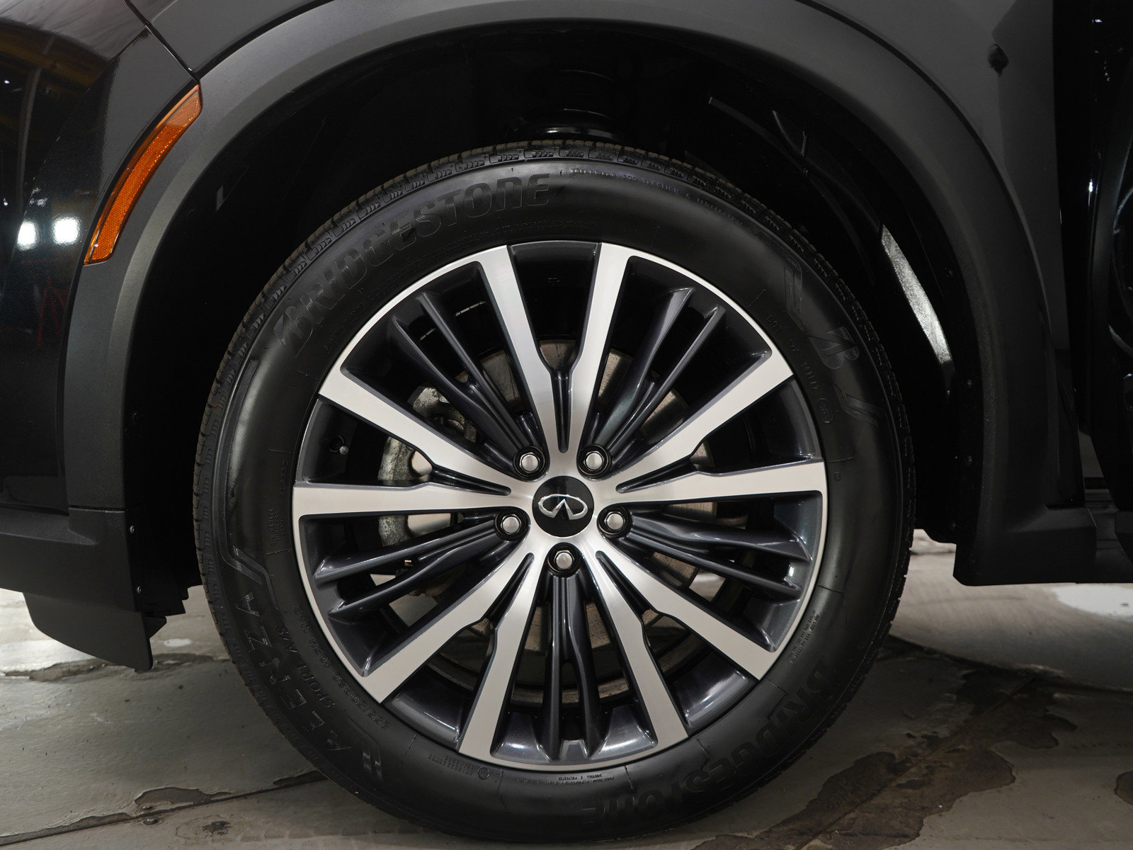 Used 2024 INFINITI QX60 Sensory image 35