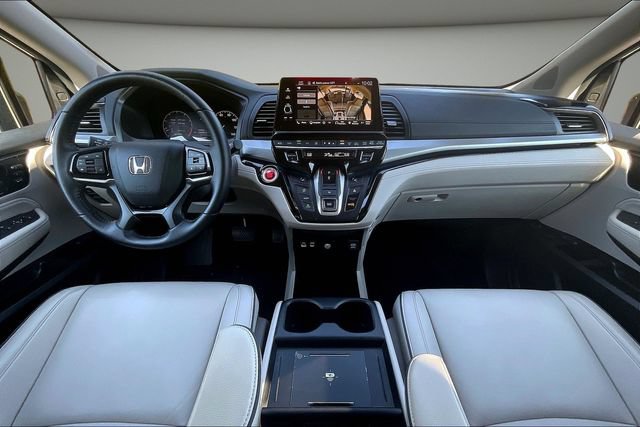 Used 2025 Honda Odyssey Touring image 9