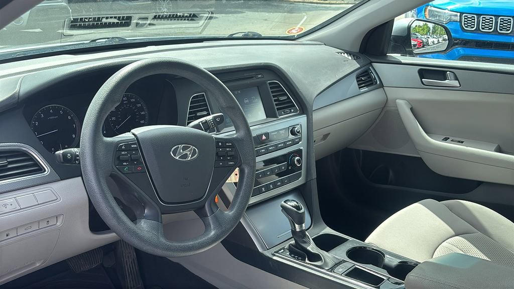 Used 2017 Hyundai Sonata SE w/ Winter Weather Package FWD image 22