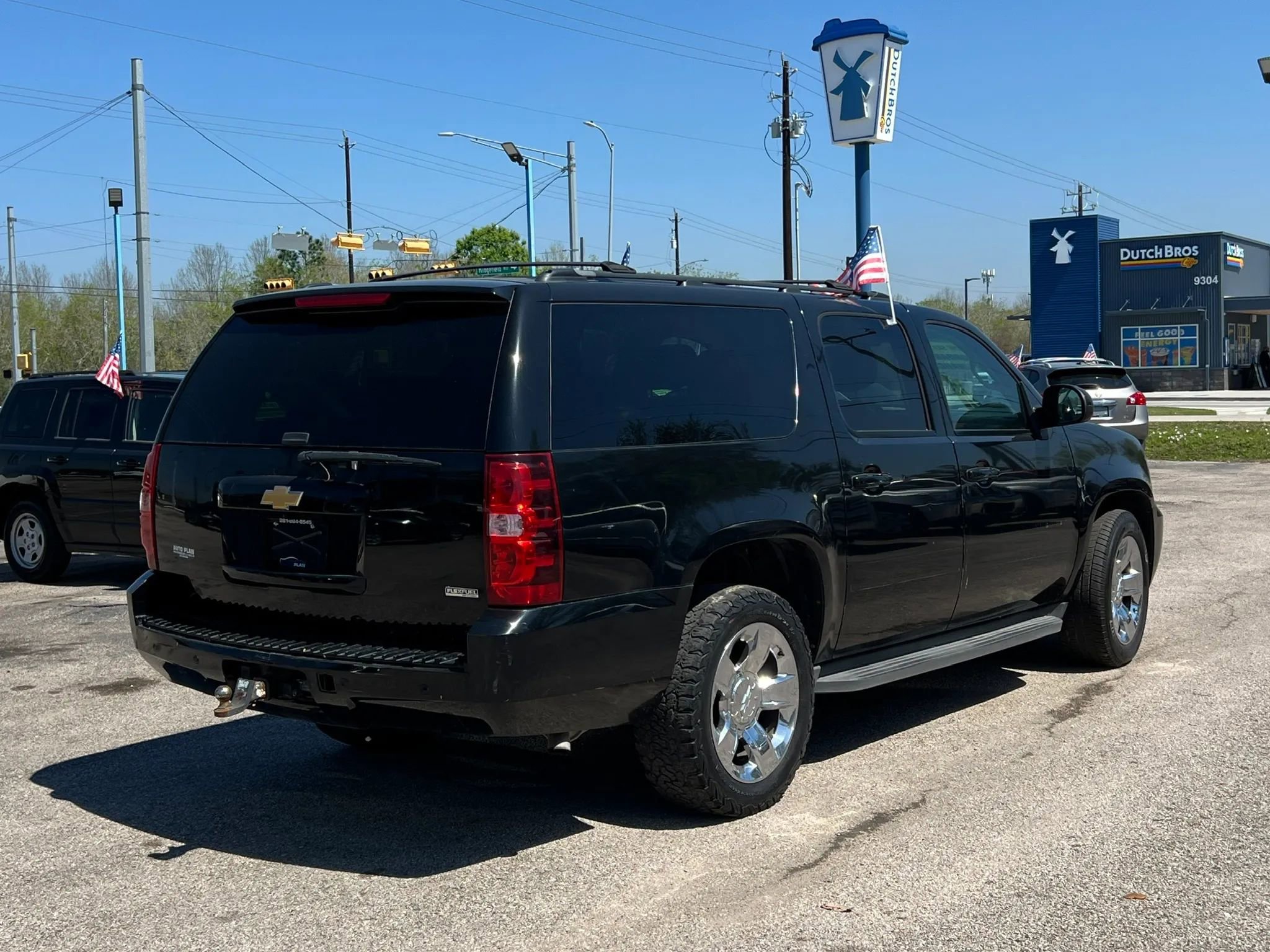 Used 2012 Chevrolet Suburban LT RWD image 5