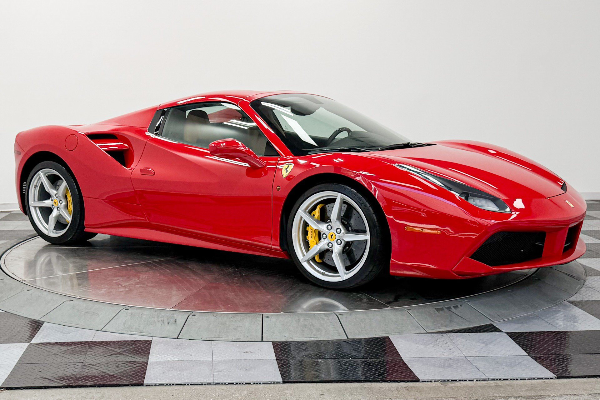 Used 2018 Ferrari 488 Spider RWD image 31