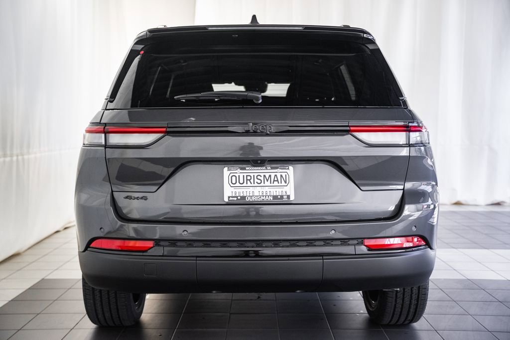 New 2025 Jeep Grand Cherokee Altitude image 5