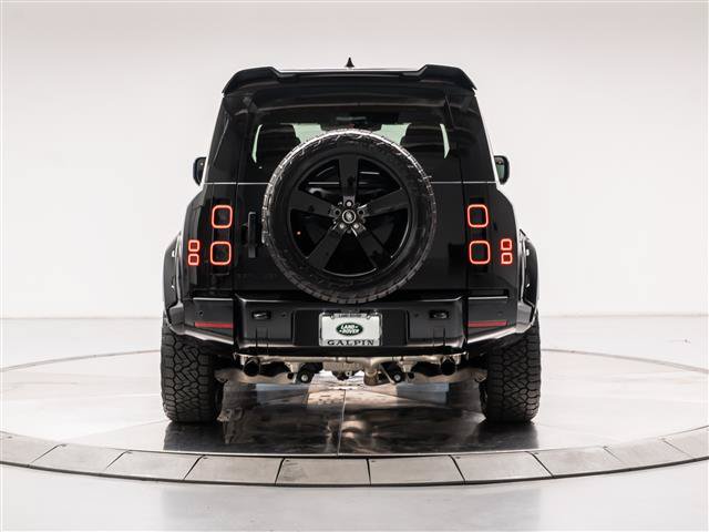 Used 2025 Land Rover Defender 110 S AWD/4WD image 4