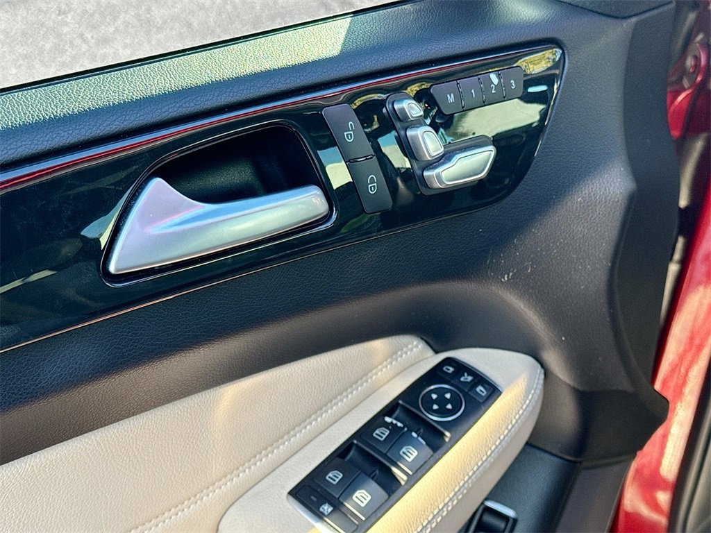 Used 2018 Mercedes-Benz GLS 450 4MATIC image 19