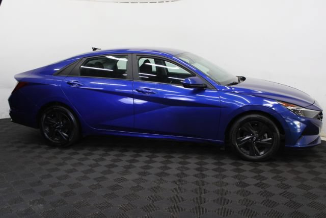 Used 2021 Hyundai Elantra SEL w/ Cargo Package FWD image 4