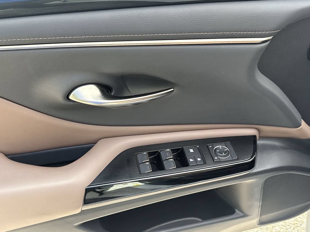 Used 2022 Lexus ES 350 w/ Accessory Package 2 FWD image 15
