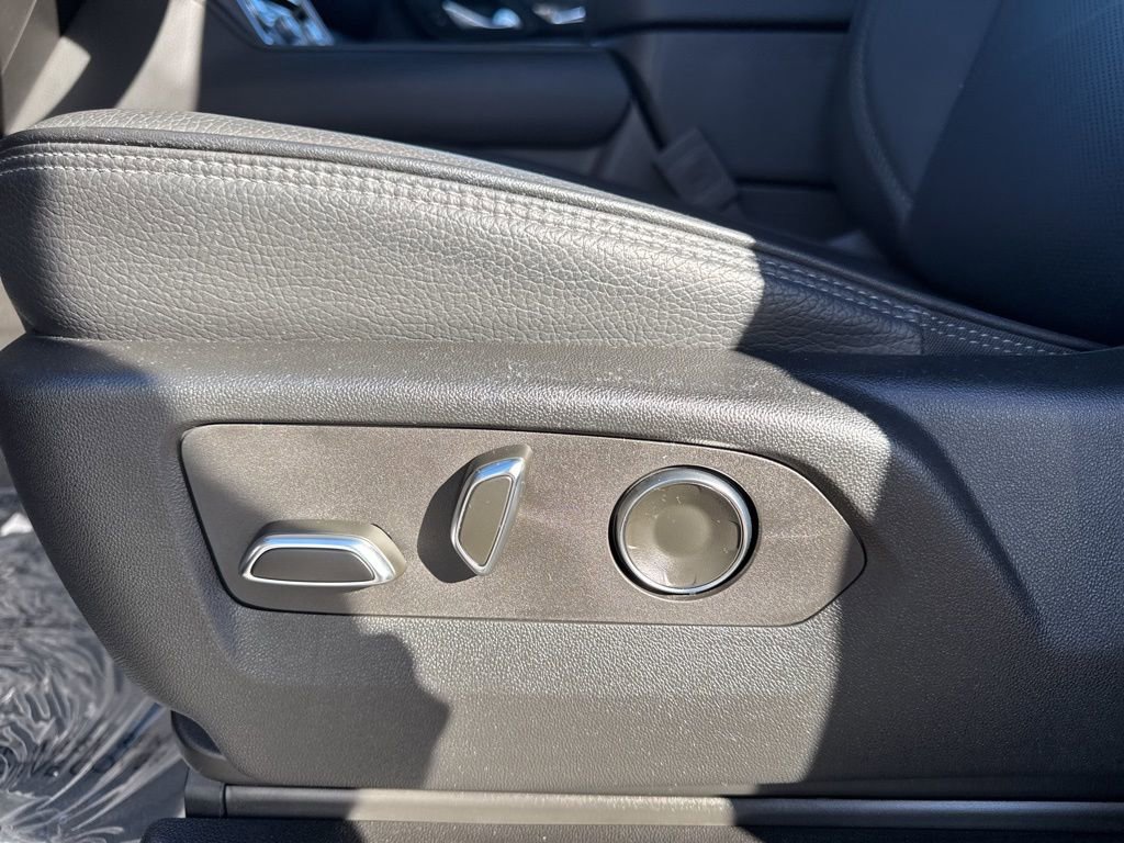 Used 2024 GMC Yukon Denali image 10