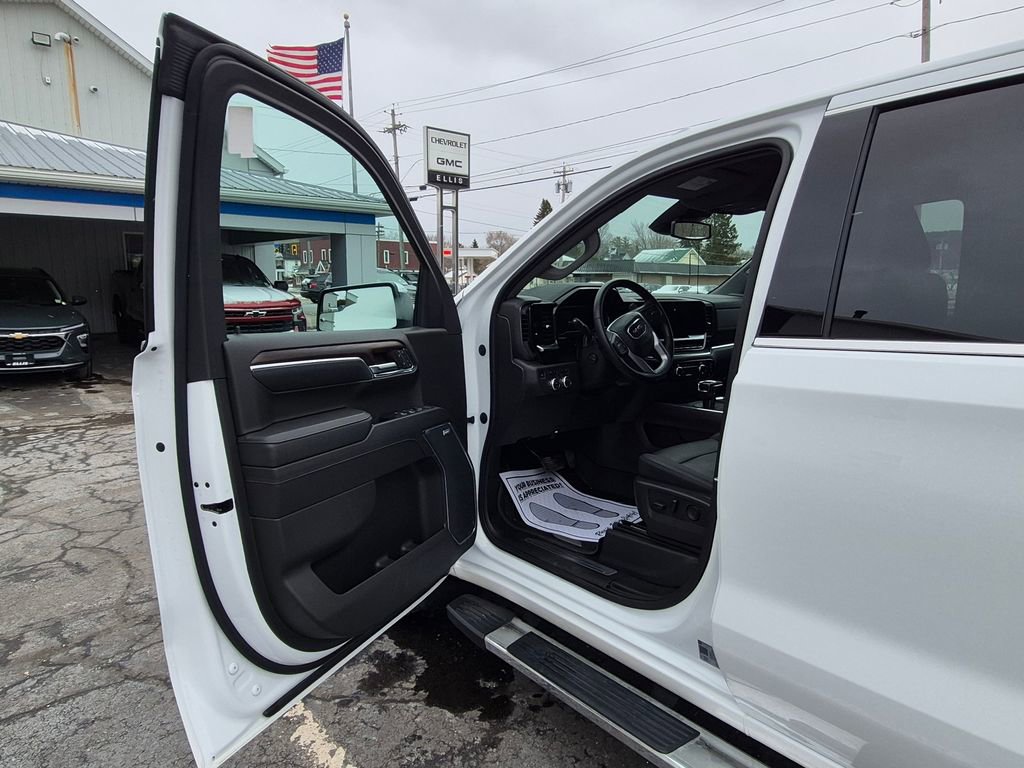 Used 2023 GMC Sierra 1500 SLT w/ SLT Convenience Package image 11