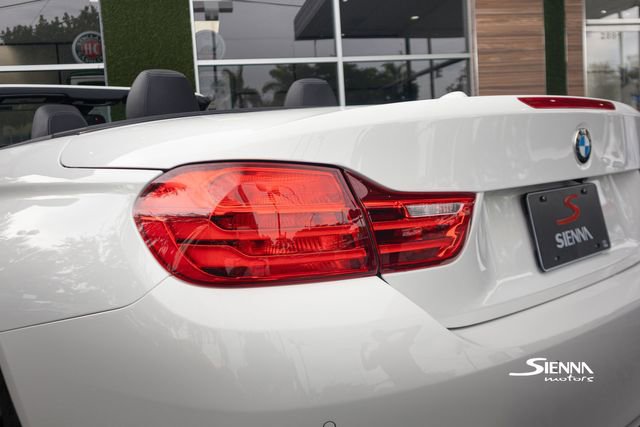 Used 2017 BMW M4 Convertible image 22