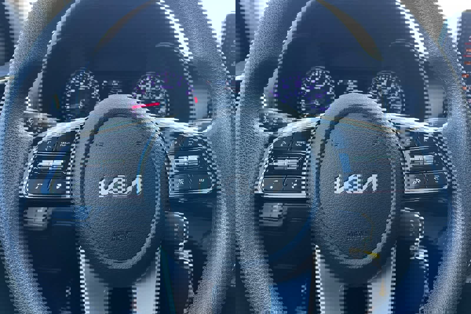 Used 2023 Kia Forte LXS image 23