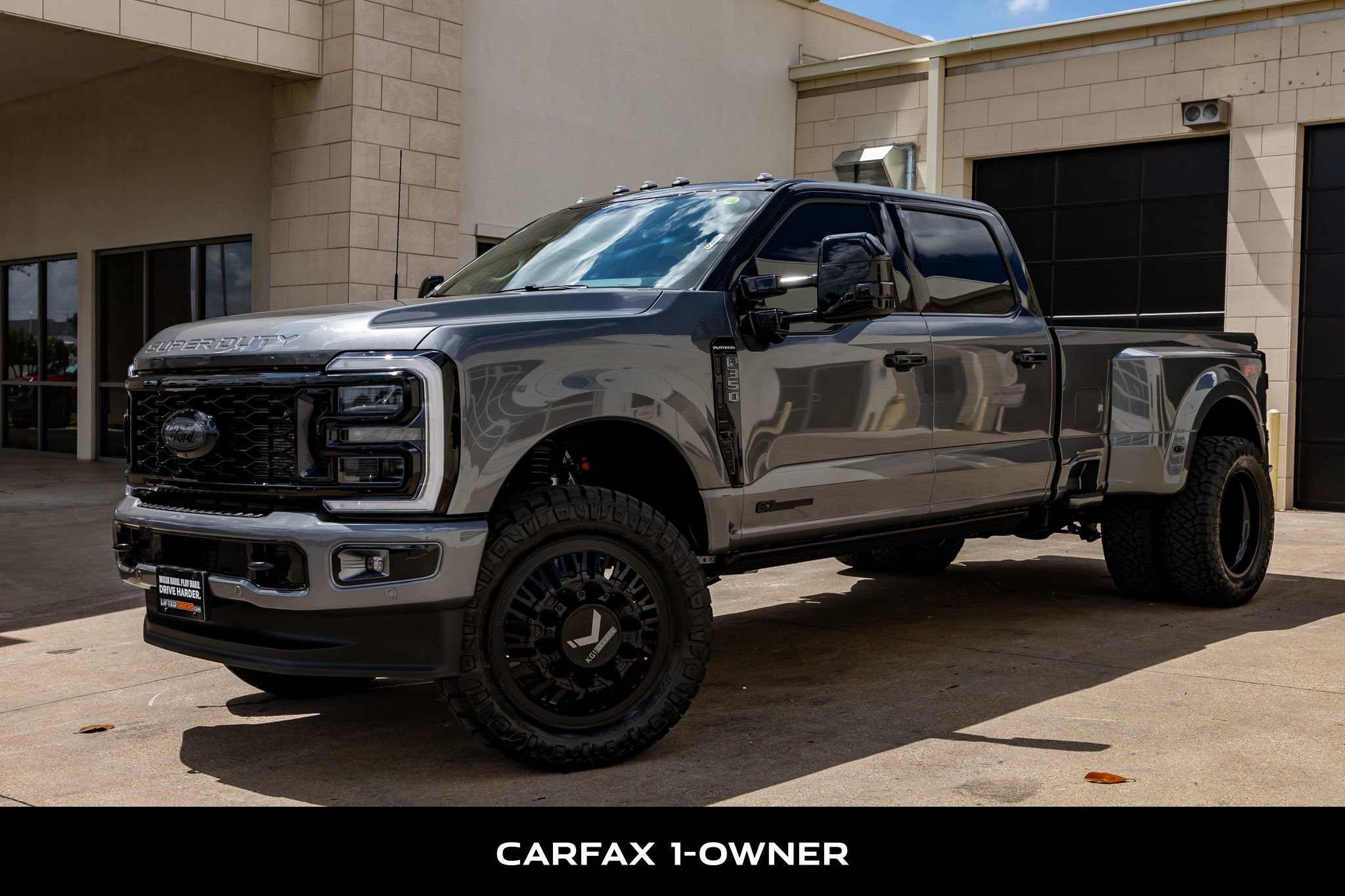 Used 2025 Ford F350 Platinum w/ Platinum Plus Package image 5