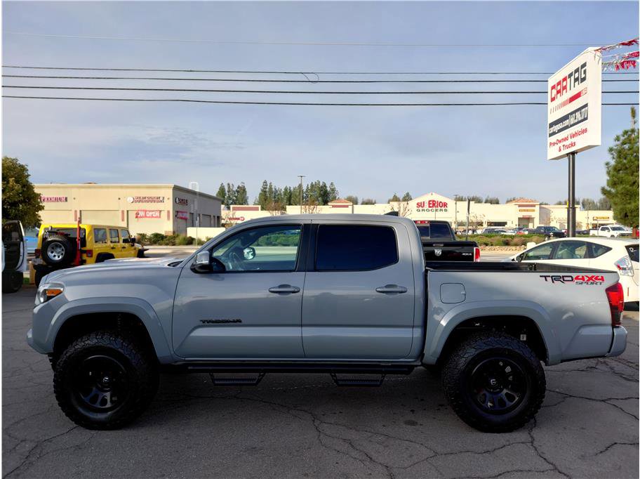 Used 2019 Toyota Tacoma TRD Sport image 16