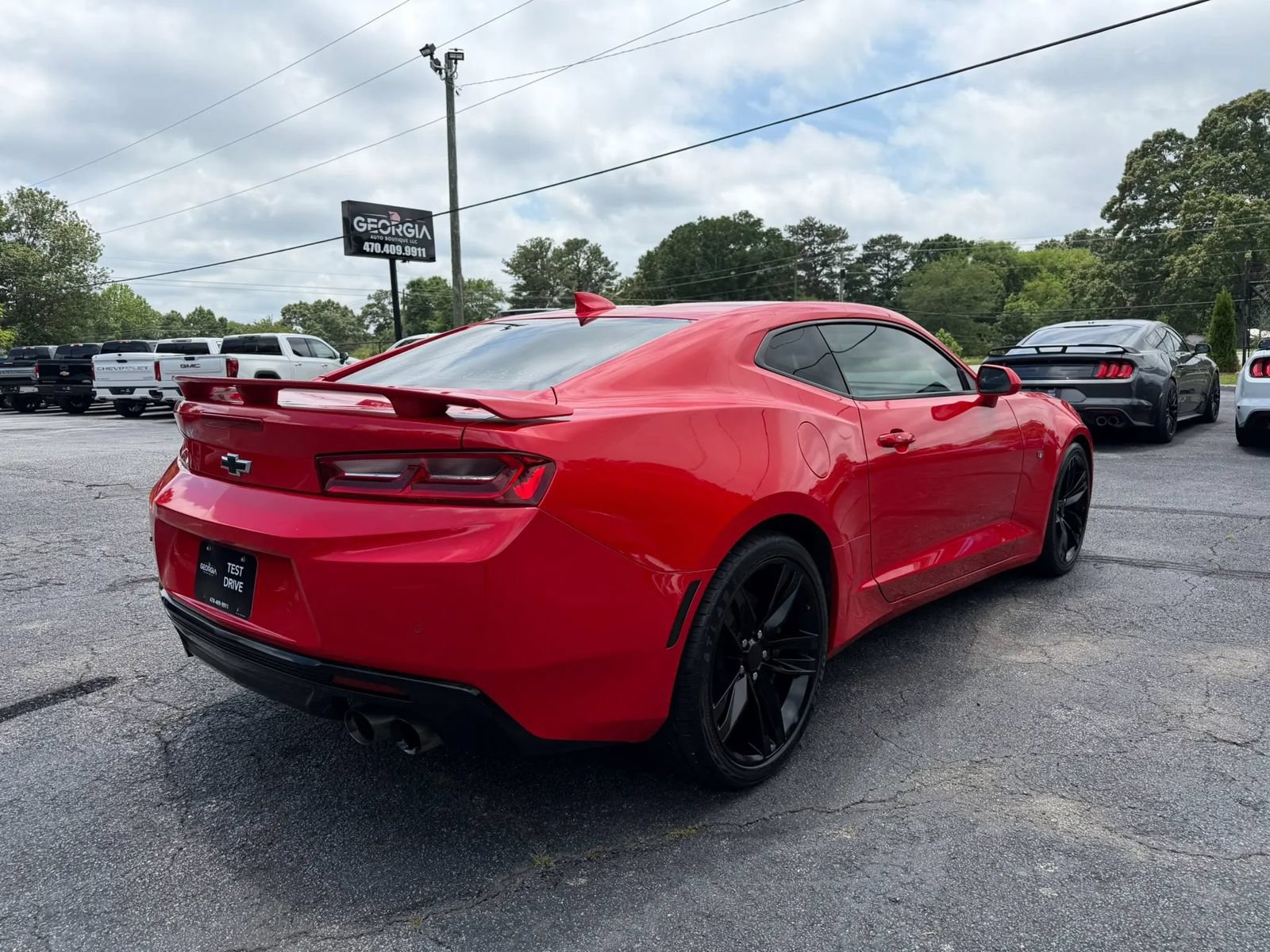 Used 2018 Chevrolet Camaro SS RWD image 5
