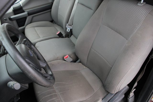 Used 2017 Ford F150 XLT image 4