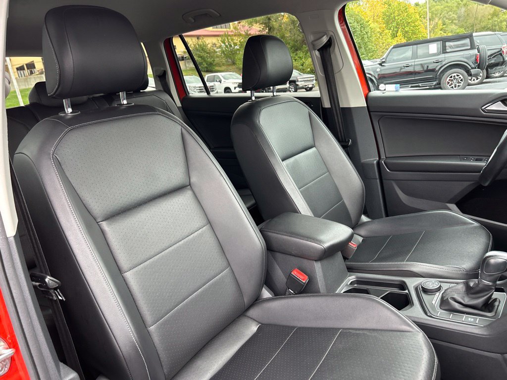 Used 2018 Volkswagen Tiguan SE AWD/4WD image 41