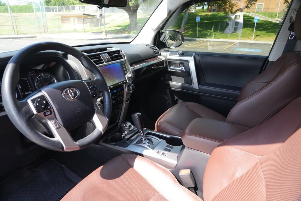 Used 2023 Toyota 4Runner Limited AWD/4WD image 9
