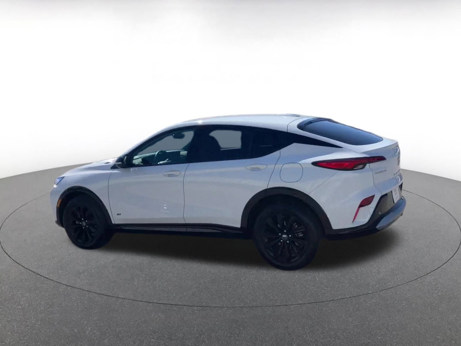 Used 2025 Buick Envista Sport Touring image 10