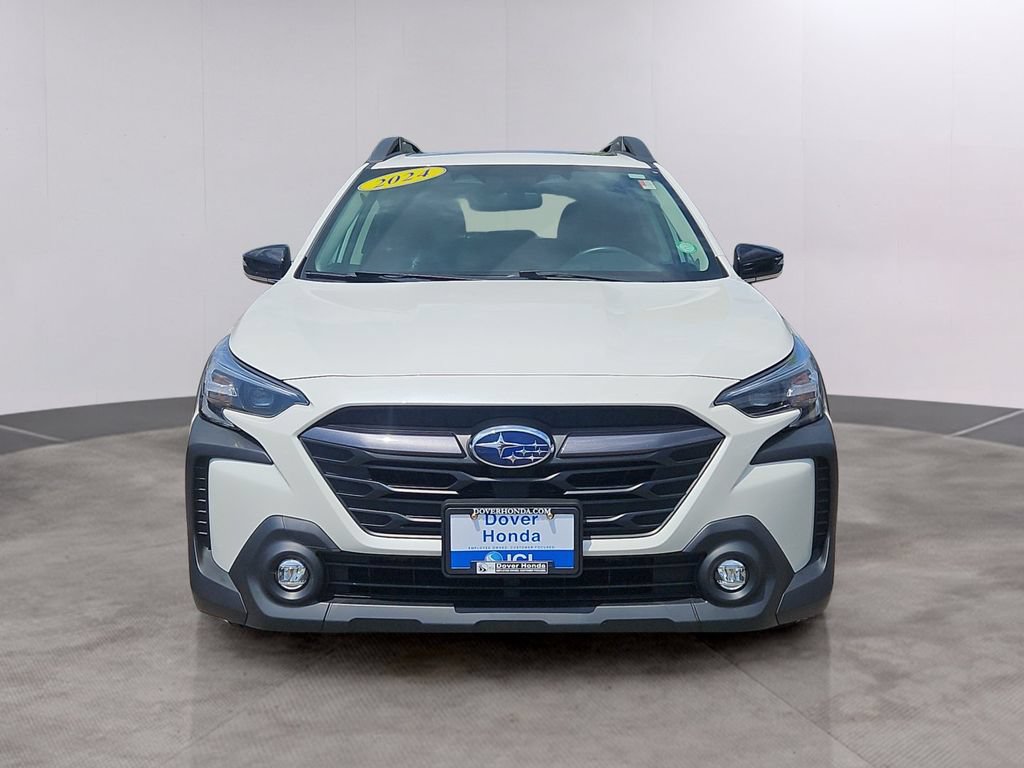 Used 2024 Subaru Outback Premium AWD/4WD image 2