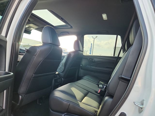 Used 2023 Honda Passport EX-L image 10