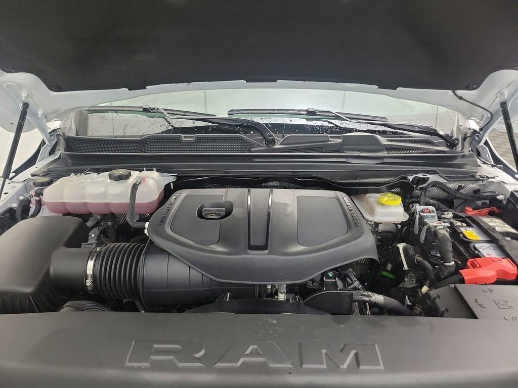 Used 2025 RAM 1500 Laramie AWD/4WD image 31