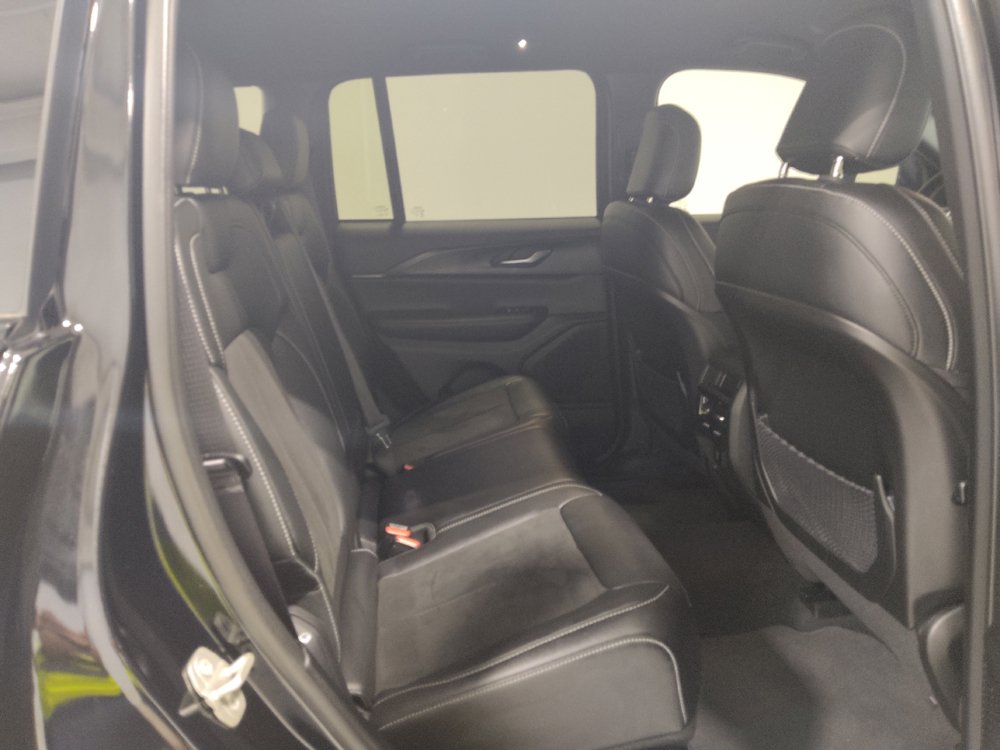 Used 2023 Jeep Grand Cherokee Altitude AWD/4WD image 19