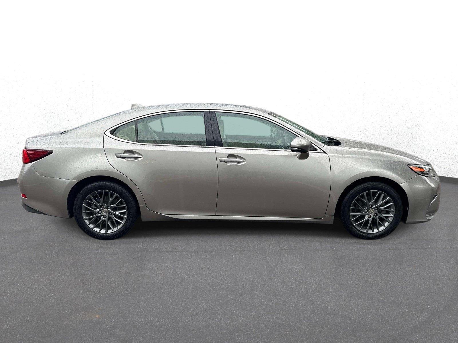 Used 2018 Lexus ES 350 w/ Premier Package FWD image 2