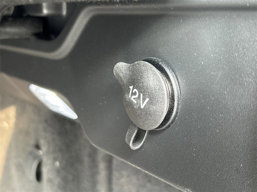 Used 2024 Jaguar F-PACE R-Dynamic S image 16