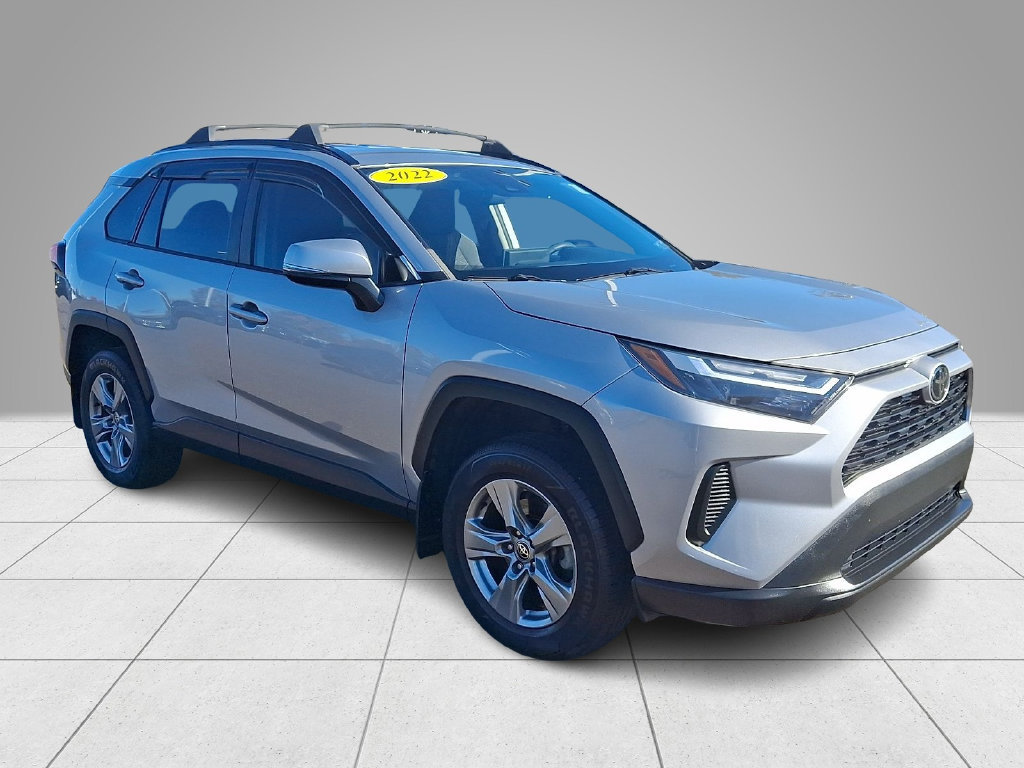 Used 2022 Toyota RAV4 XLE AWD/4WD image 4