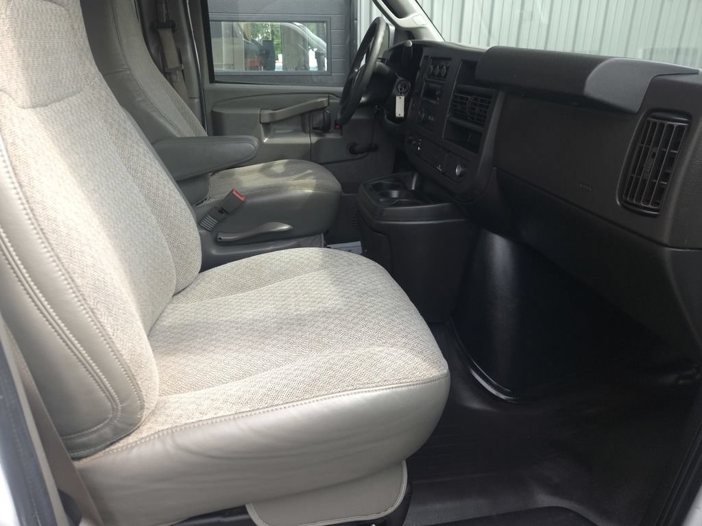 Used 2019 Chevrolet Express 3500 RWD image 17