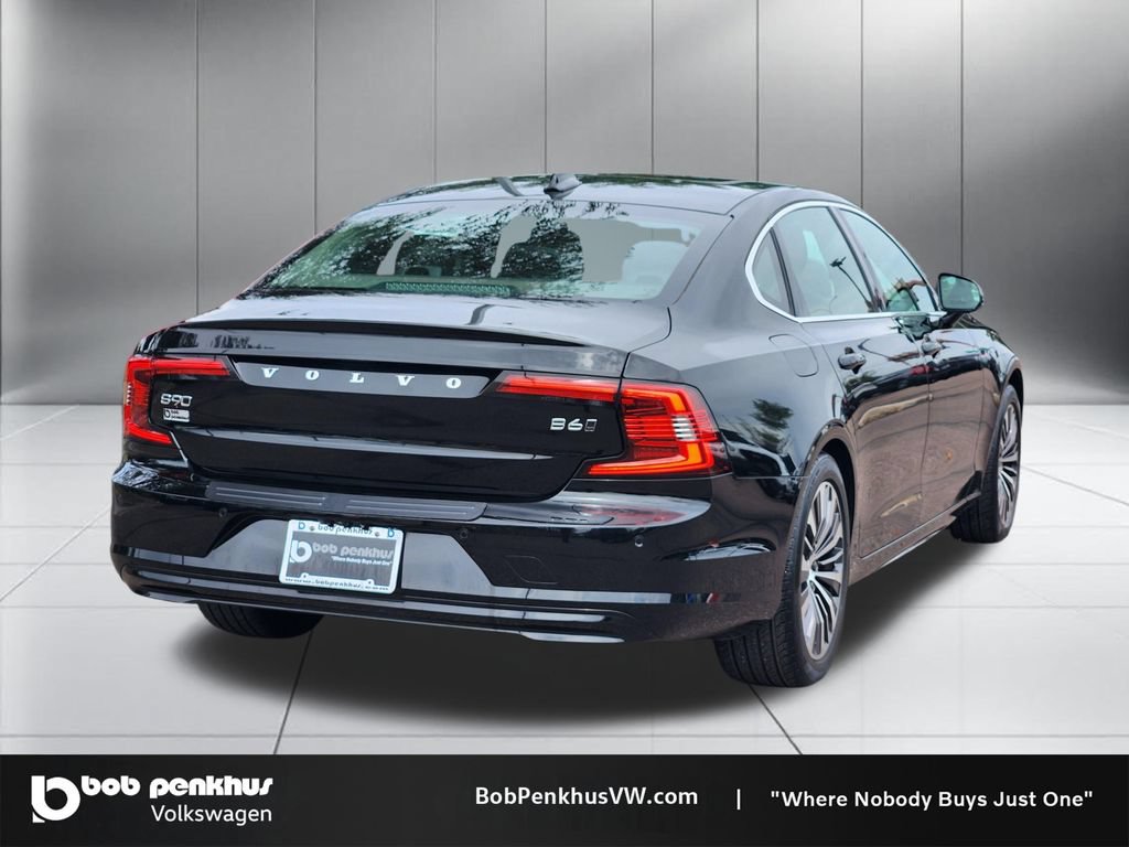 Used 2022 Volvo S90 B6 Momentum AWD/4WD image 25