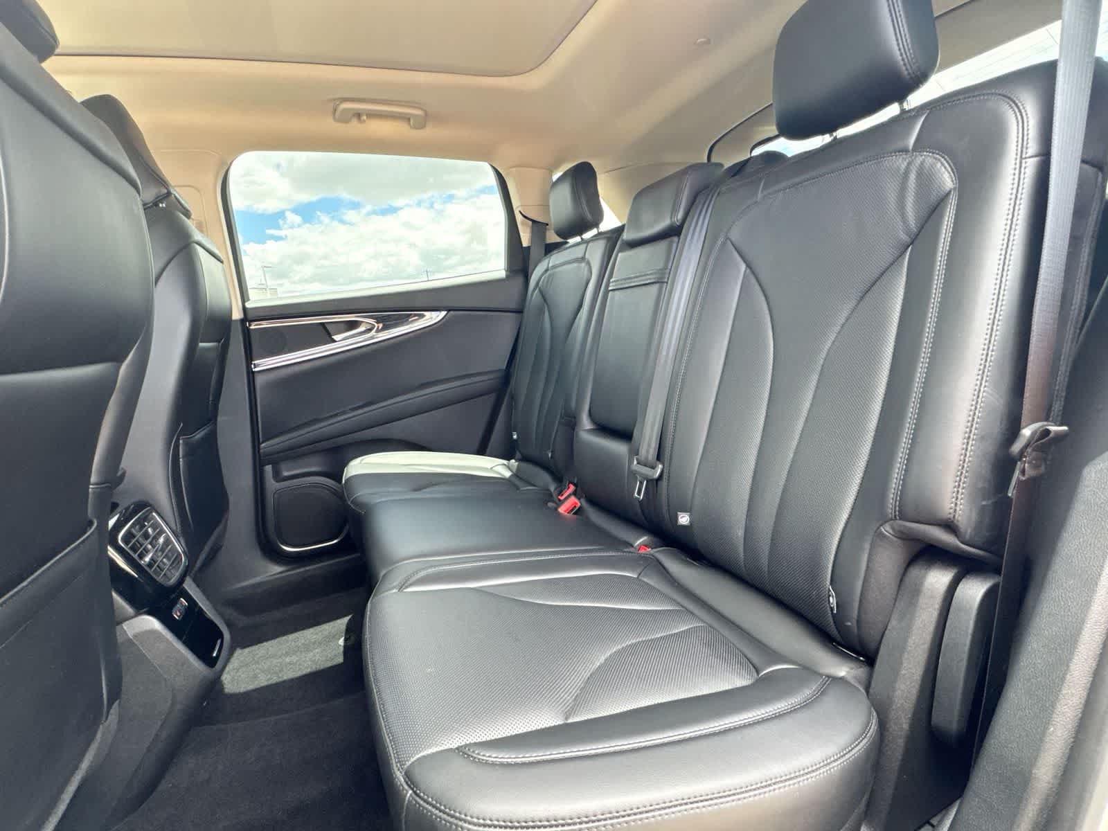 Used 2023 Lincoln Nautilus Reserve AWD/4WD image 19