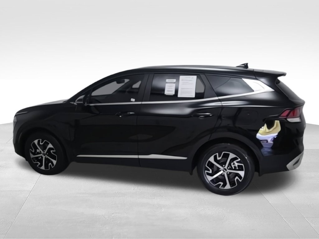 Used 2025 Kia Sportage EX FWD image 6