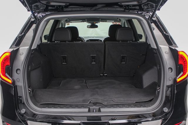 Used 2023 GMC Terrain SLE w/ Elevation Edition FWD image 11