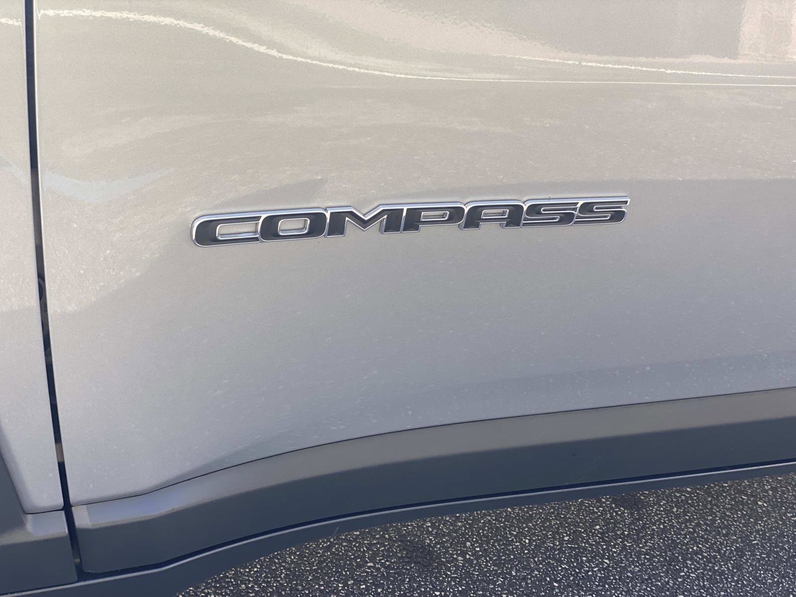 Certified 2022 Jeep Compass Latitude image 14