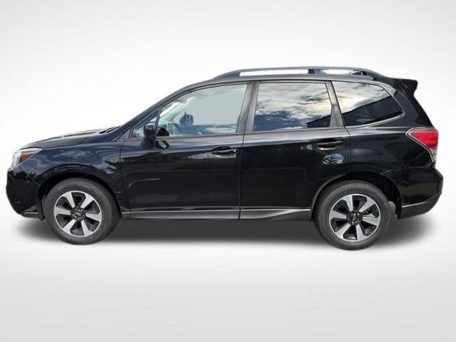 Used 2017 Subaru Forester 2.5i Premium w/ All-Weather Package AWD/4WD image 4