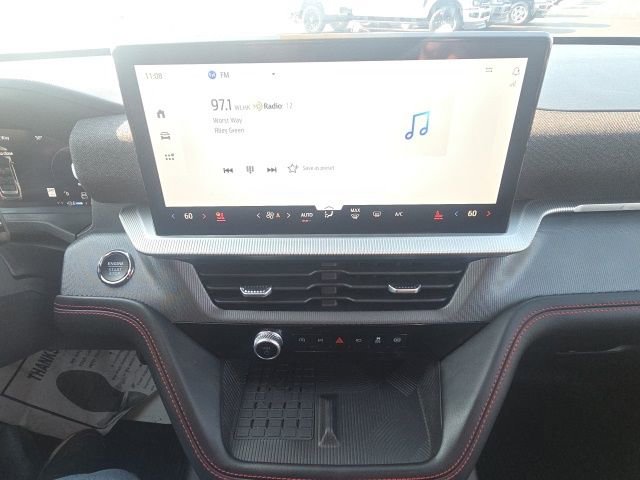 Used 2025 Ford Explorer ST image 32