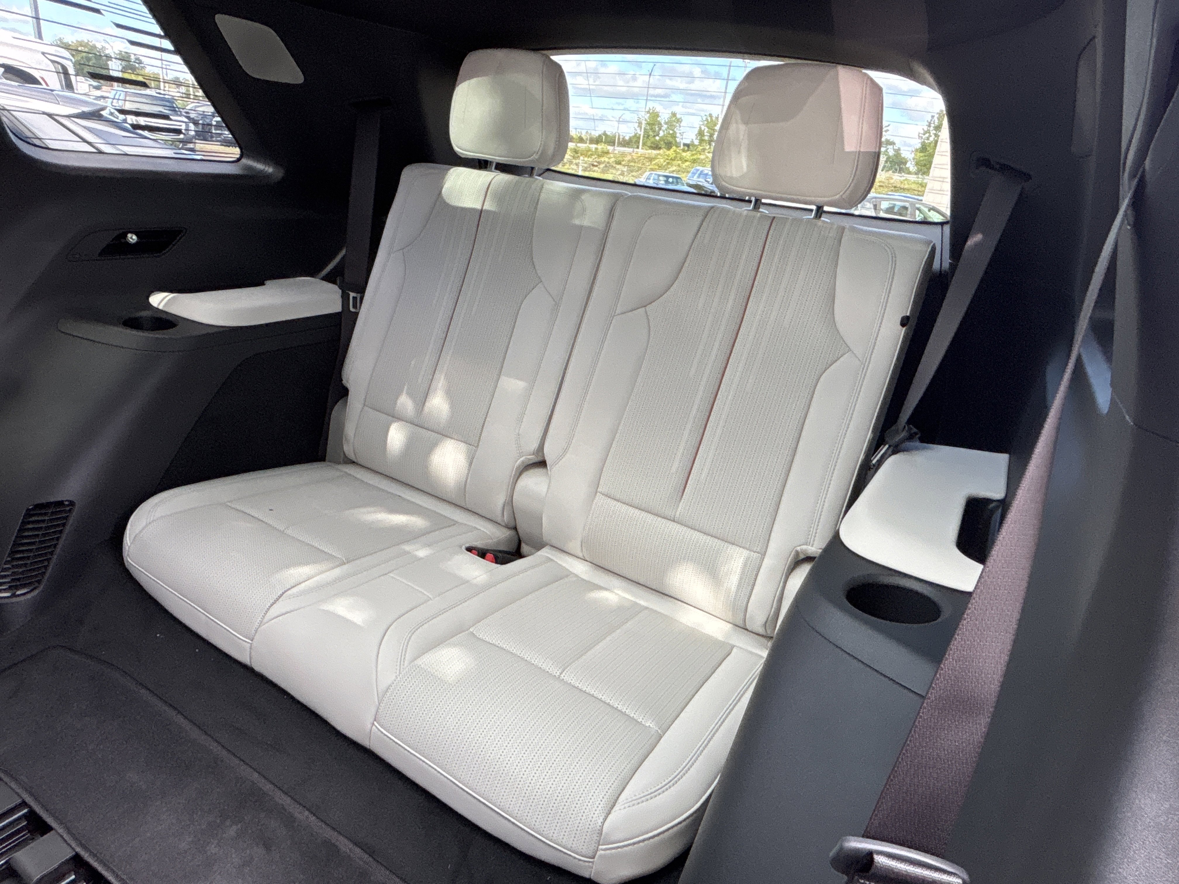 New 2026 Cadillac Vistiq Sport image 31