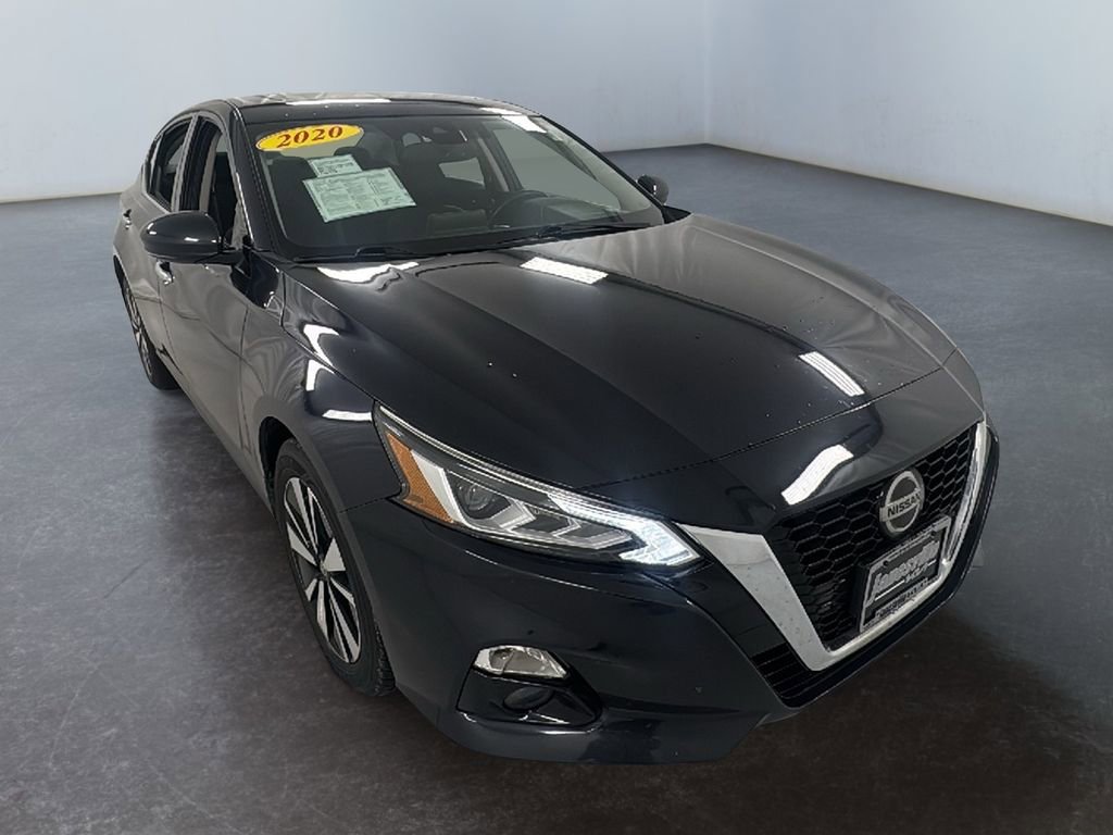Used 2020 Nissan Altima 2.5 SV image 1