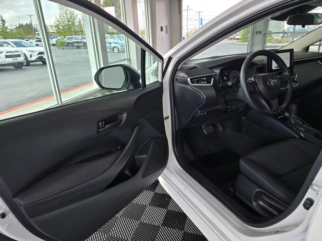 Used 2024 Toyota Corolla LE FWD image 18