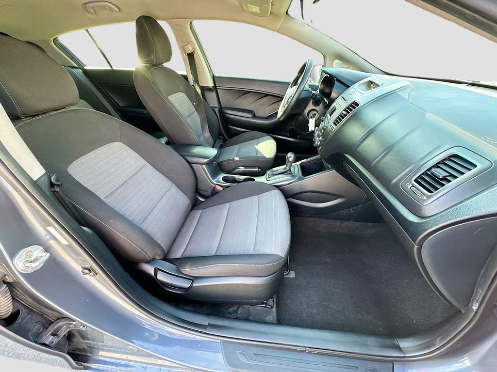Used 2016 Kia Forte LX image 30