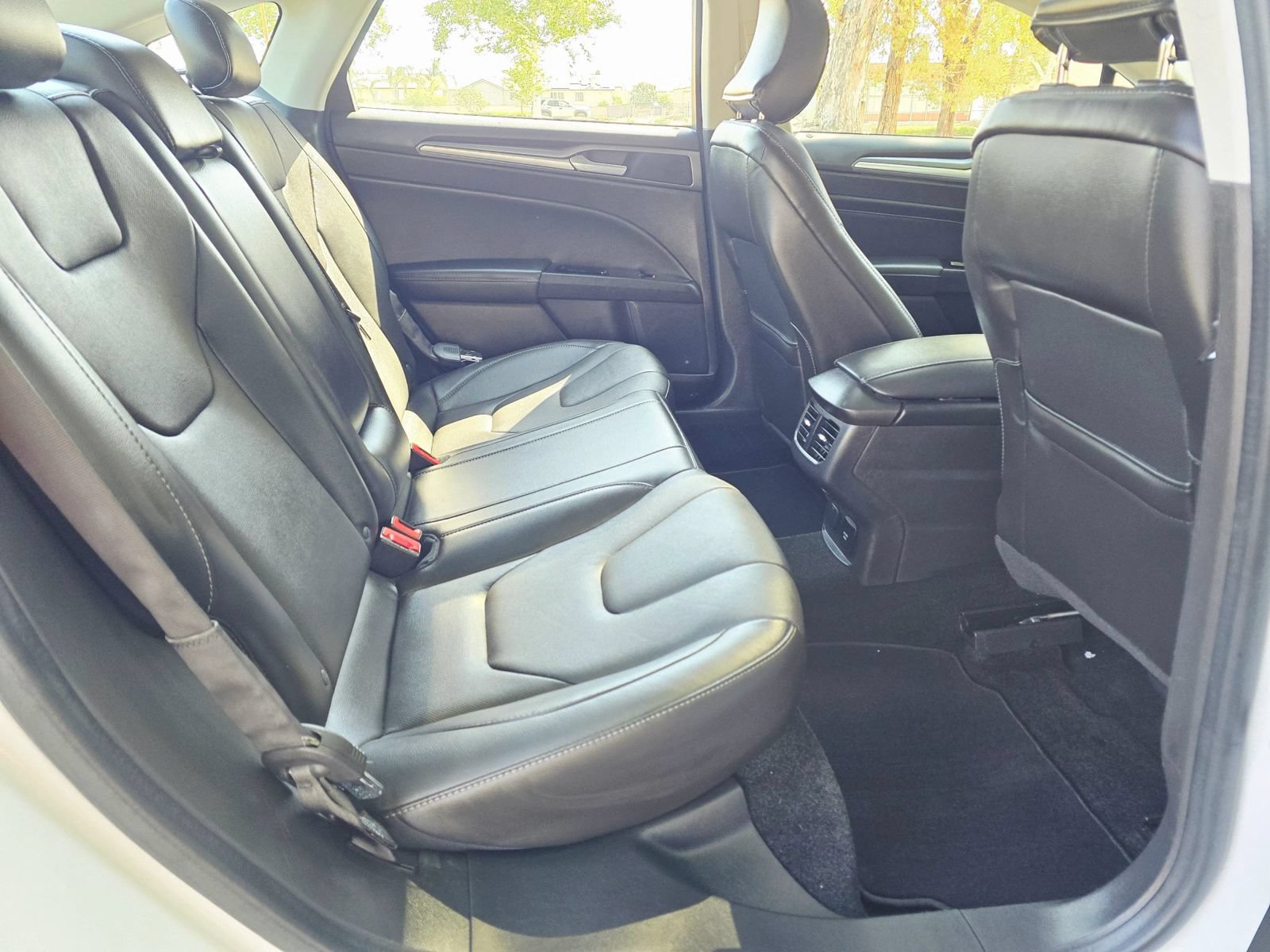 Used 2016 Ford Fusion Energi Titanium w/ Driver Assist Package FWD image 34