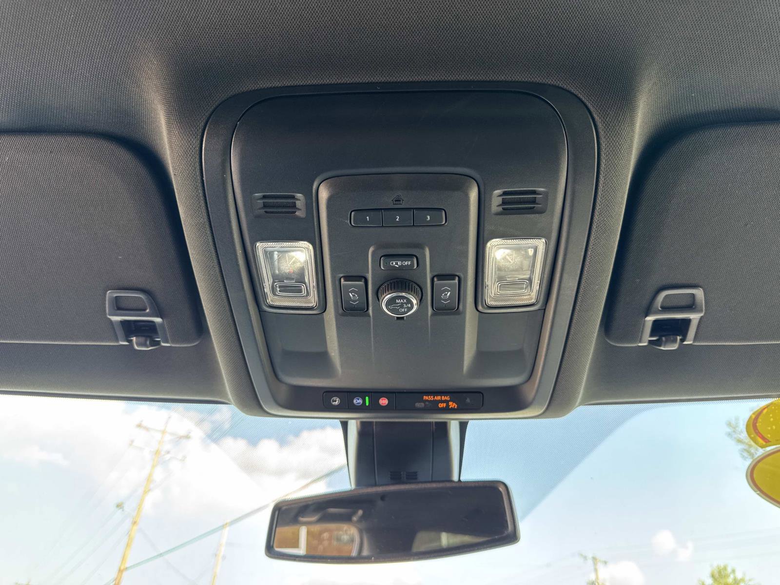 Used 2021 Chevrolet Suburban LT w/ Luxury Package image 26