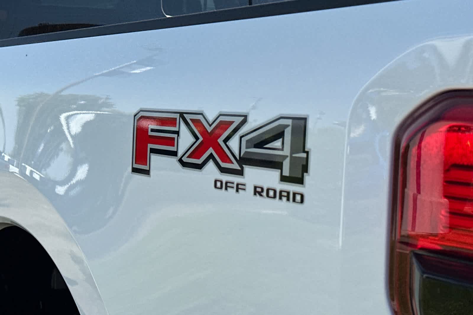 New 2026 Ford F250 Platinum w/ FX4 Off-Road Package AWD/4WD image 27