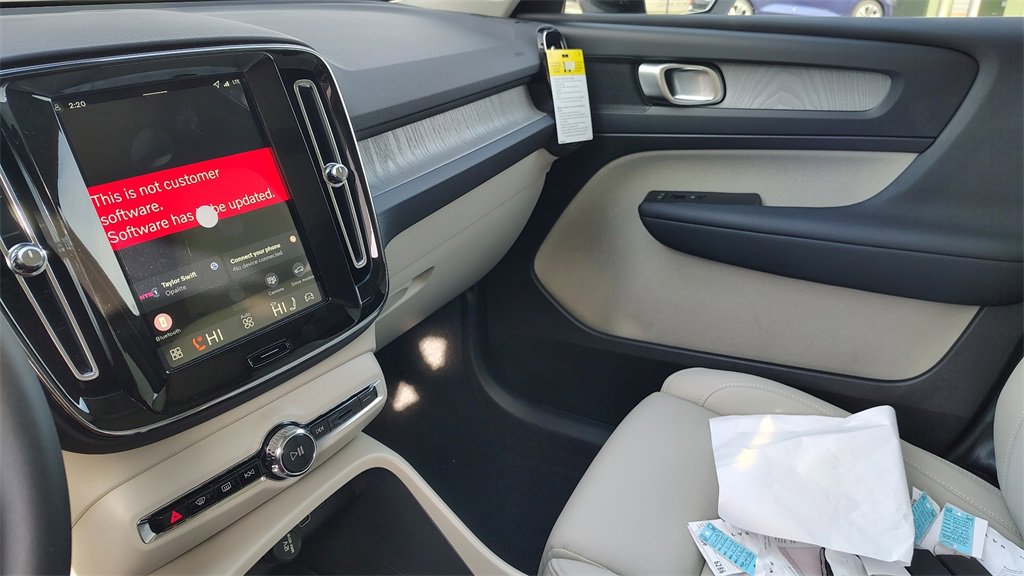 New 2026 Volvo XC40 B5 Plus w/ Protection Package Premier image 23