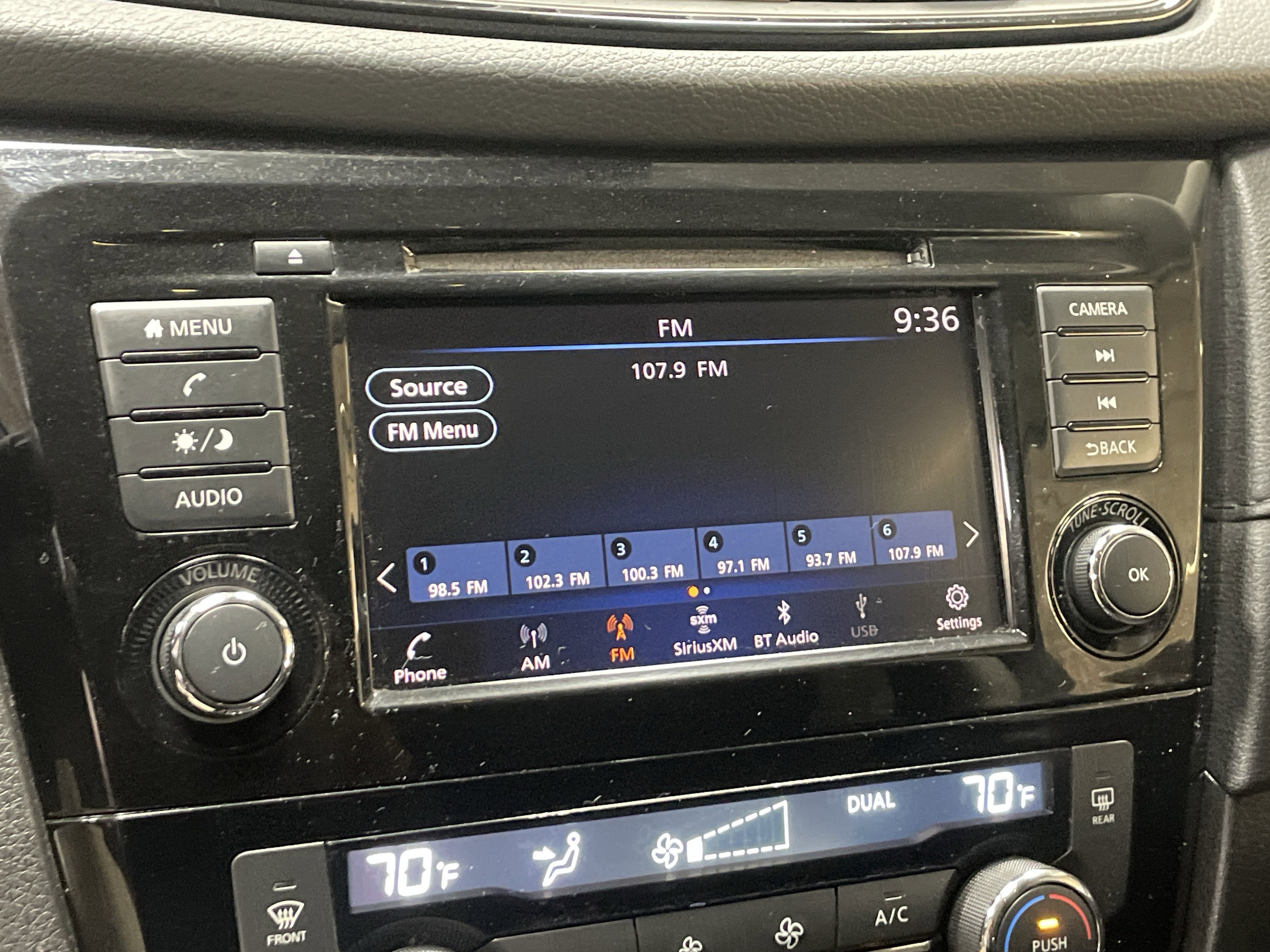 Used 2019 Nissan Rogue SV image 23