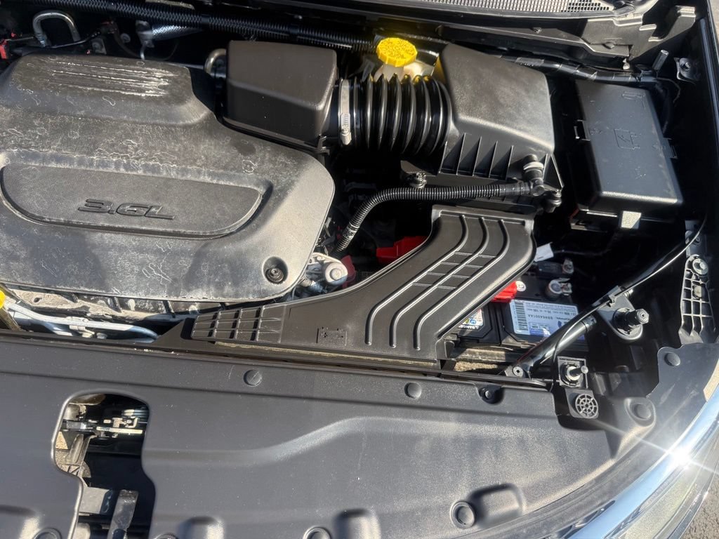Used 2020 Chrysler Pacifica Touring w/ Advanced Safetytec Group FWD image 60