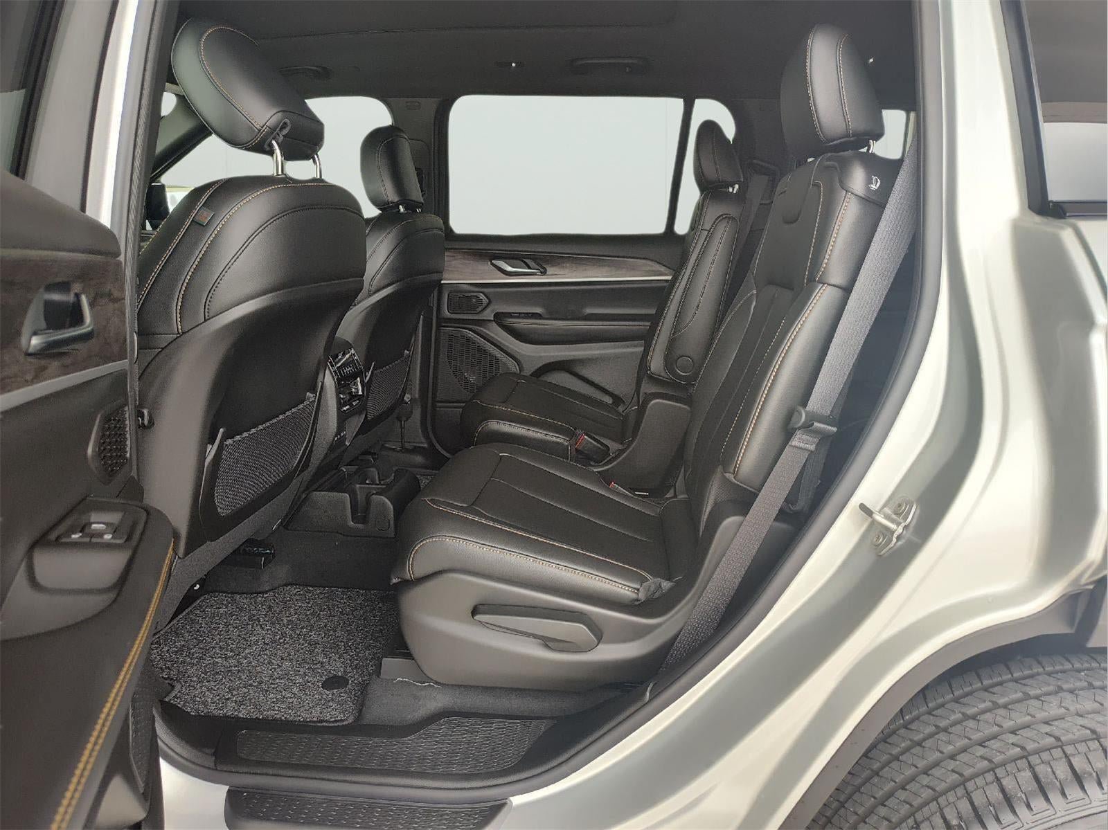 New 2026 Jeep Grand Cherokee L Limited AWD/4WD image 8